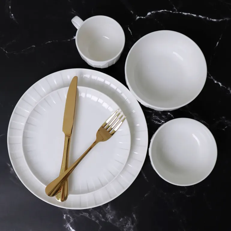 AMBITION | LIGNE TALERZ OBIAD 26 CM BIAŁY / porcelana