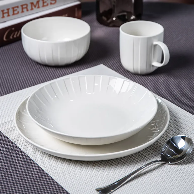 AMBITION | LIGNE TALERZ OBIAD 26 CM BIAŁY / porcelana