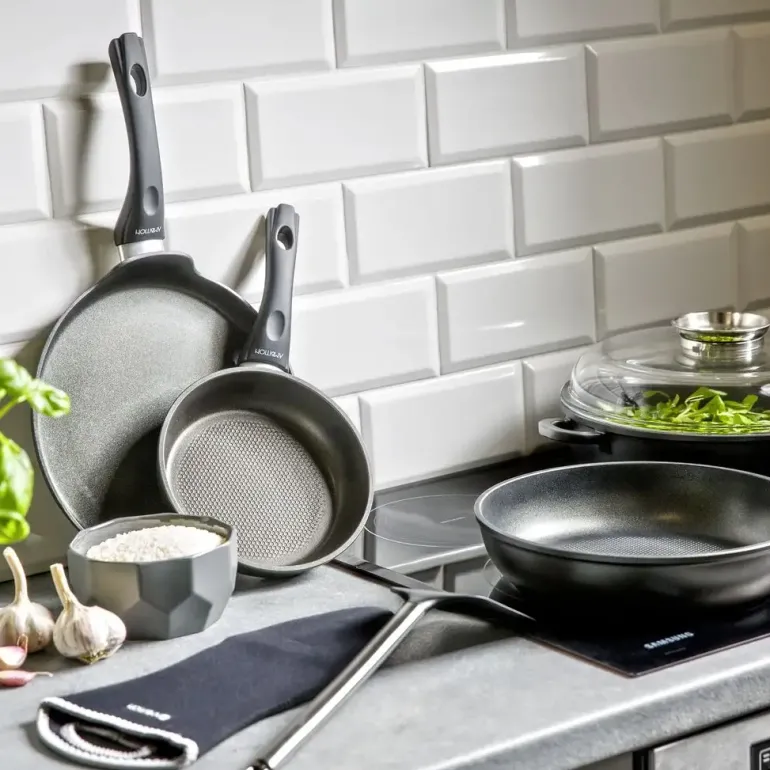 AMBITION MAGNAT Patelnia aluminiowa do naleśników 26 cm z powłoką ILAG Non-Stick Premium