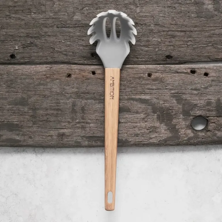 AMBITION NORDIC Łyżka do spaghetti silikonowa 29 cm z bambusową rączką / skandynawski styl