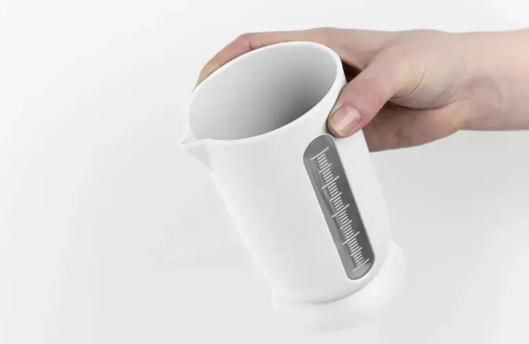 BLIM PLUS Dzbanek z miarką 0,5 l biały
