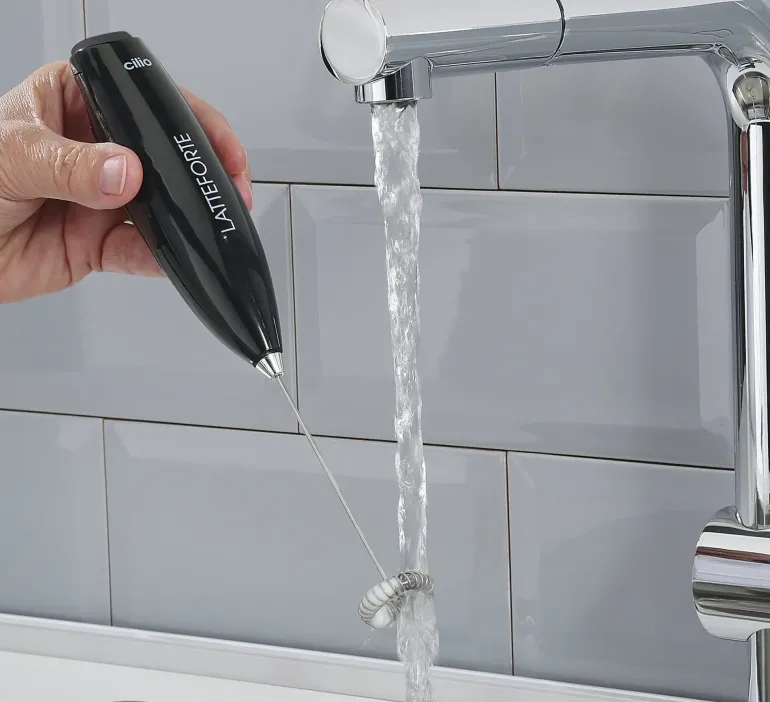 CILIO LATTEFORTE Spieniacz do mleka na stojaku 23 cm / czarny błyszczący / FreeForm