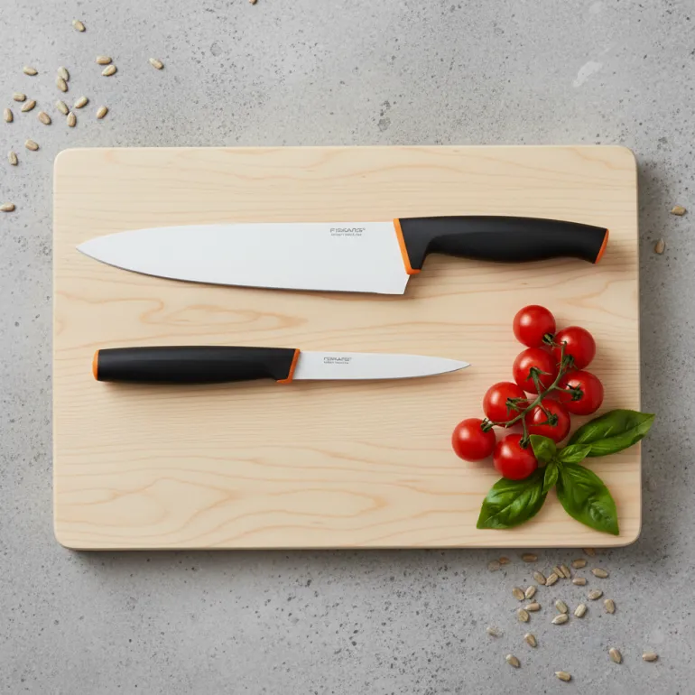 FISKARS CONTROL+ Zestaw 5 noży w pudełku + Ostrzałka ceramiczna Essential Roll-Sharp / japońska stal nierdzewna