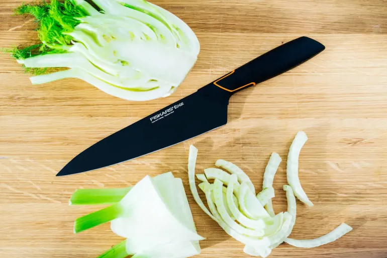 FISKARS EDGE Komplet 7 noży kuchennych + ostrzałka Essential / japońska stal nierdzewna