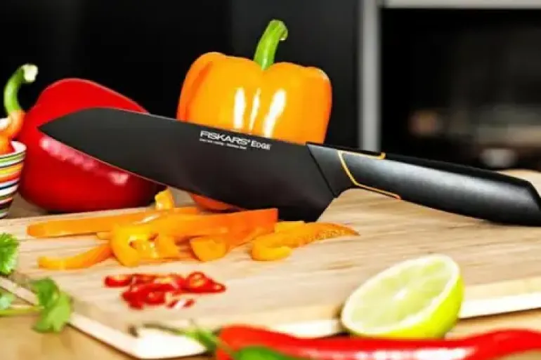 FISKARS EDGE 1003095 Nóż szefa kuchni 15 cm / japońska stal nierdzewna