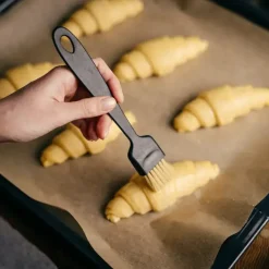 FISKARS ESSENTIAL 1065590 Pędzelek kuchenny do ciasta 20 cm / tworzywo sztuczne