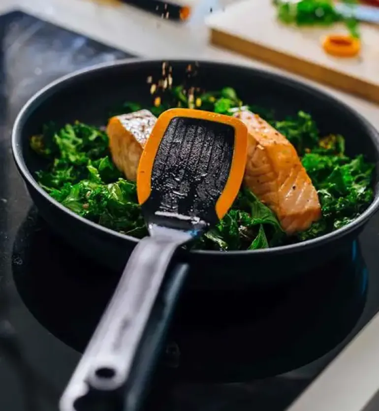 FISKARS FUNCTIONAL FORM AFF2 Komplet Łyżka + Szpatułka kuchenna 2 el / tworzywo sztuczne
