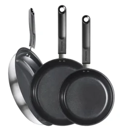 FISKARS FUNCTIONAL FORM Komplet patelni 20, 24, 28 cm + pokrywki TADAR / powłoka Ceratec™