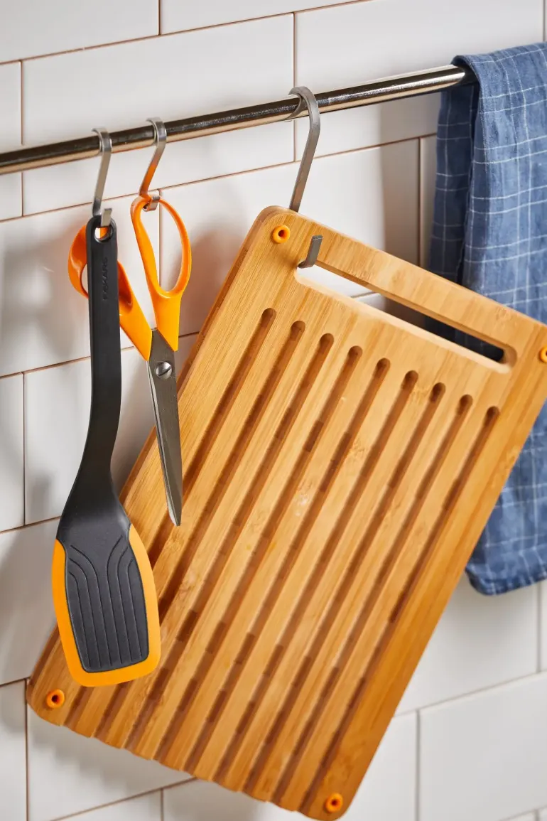 FISKARS FUNCTIONAL FORM 1057551 Komplet Deska do krojenia 35 x 25 cm + Nóż do chleba 21 cm