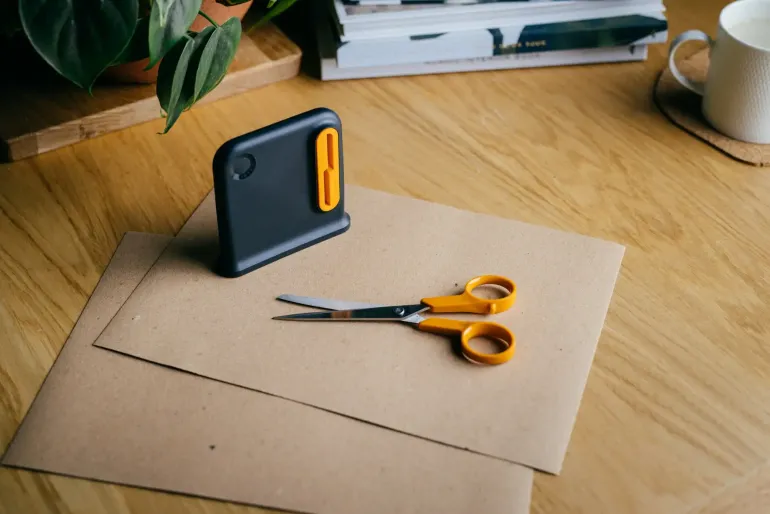 FISKARS FUNCTIONAL FORM 1081190 Ostrzałka do nożyczek Clip-Sharp