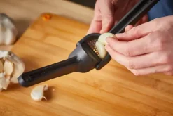 FISKARS FUNCTIONAL FORM 1028361 Praska do czosnku 16 cm / tworzywo sztuczne