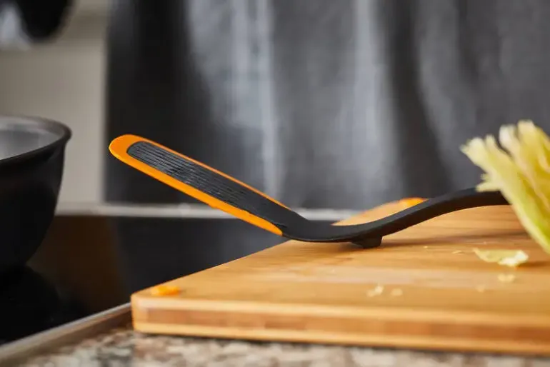 FISKARS FUNCTIONAL FORM 1027300 Szpatułka kuchenna 32,5 cm / tworzywo sztuczne
