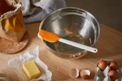 FISKARS FUNCTIONAL FORM 1023615 Szpatułka do ciasta 27,5 cm / silikon