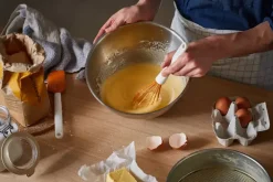 FISKARS FUNCTIONAL FORM 1023613 Trzepaczka z silikonowymi końcami / tworzywo sztuczne