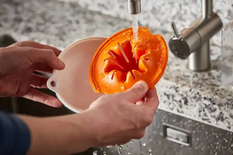 FISKARS FUNCTIONAL FORM 1016125 Wyciskarka do cytrusów / tworzywo sztuczne