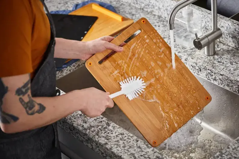 FISKARS FUNCTIONAL FORM Zestaw 2 desek do krojenia + nakładka 35x25 cm / bambus + tworzywo