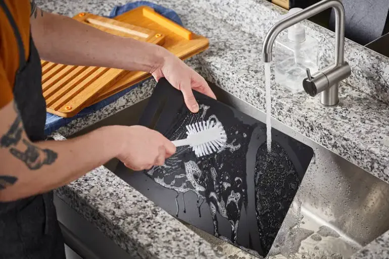 FISKARS FUNCTIONAL FORM Zestaw 2 desek do krojenia + nakładka 35x25 cm / bambus + tworzywo