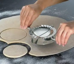 KUCHENPROFI Zaciskacz / wykrawacz do pierogów ⌀ 10 cm / stal nierdzewna / FreeForm