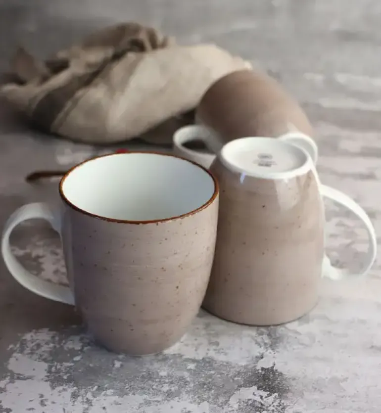 LUBIANA BOSS 6630T Kubek 380 ml 12 os / 12 el / brązowy / porcelana ręcznie malowana