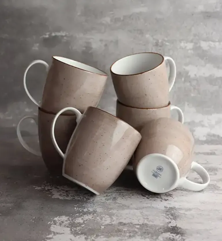 LUBIANA BOSS 6630T Kubek 380 ml 12 os / 12 el / brązowy / porcelana ręcznie malowana