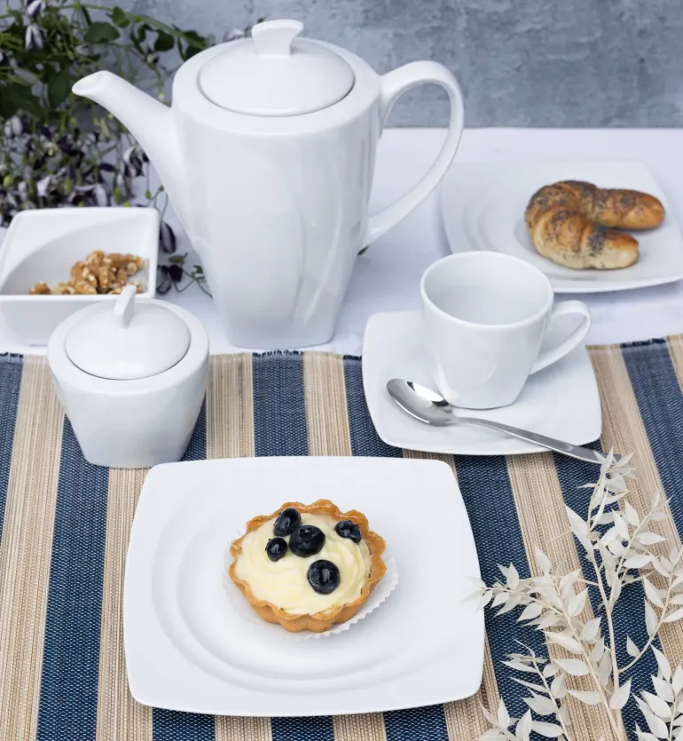 LUBIANA CELEBRATION Serwis obiadowo-kawowy 220 el / 24 os / porcelana