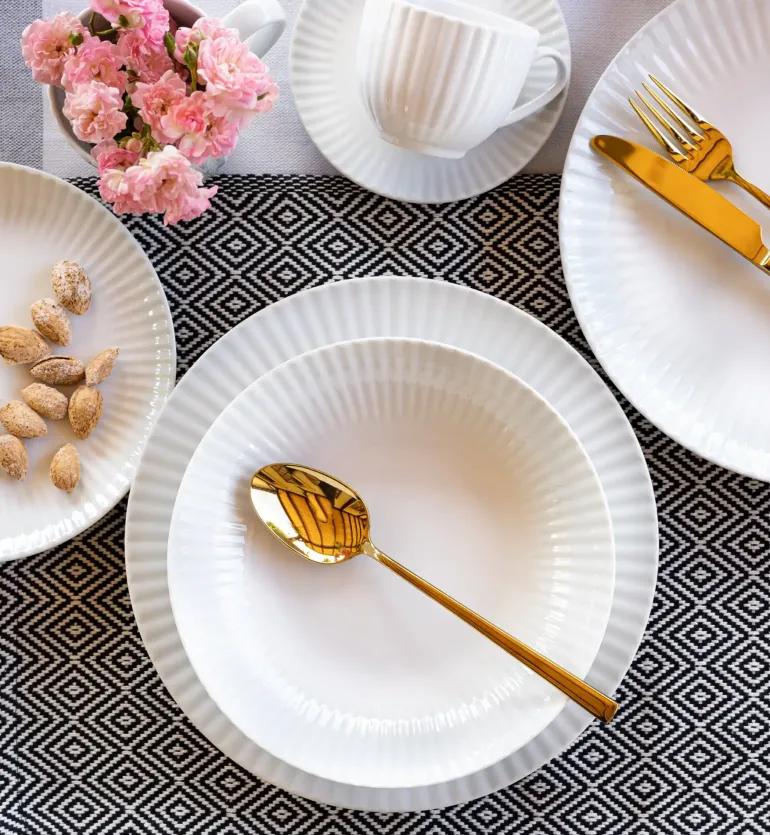 LUBIANA DAISY Serwis obiadowo - kawowy 6 osób / 30 elementów | biała porcelana