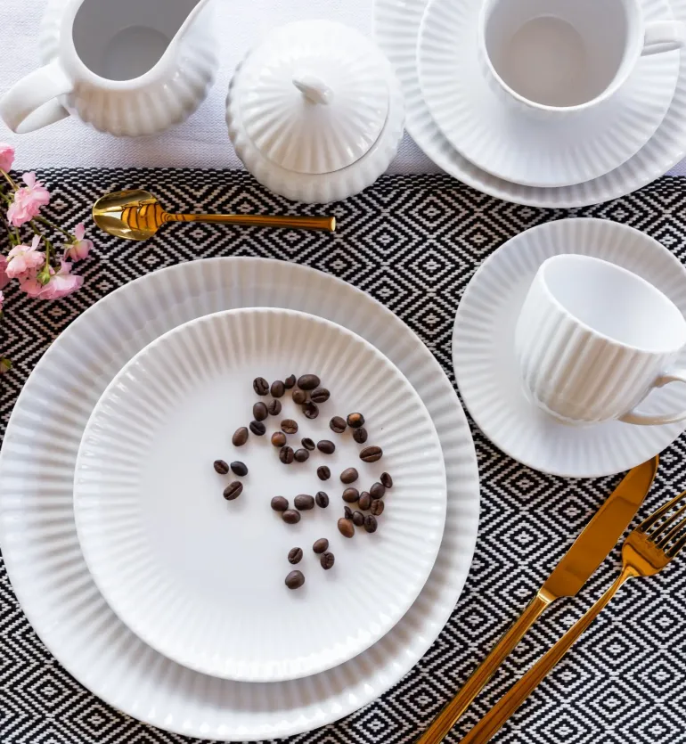 LUBIANA DAISY Serwis obiadowy 12 osób / 48 elementów | biała porcelana