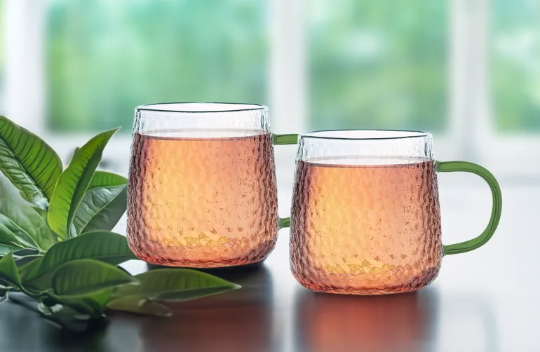 MG HOME | DECO Zestaw 4 szklanek żłobionych z uchem 350 ml / zielone