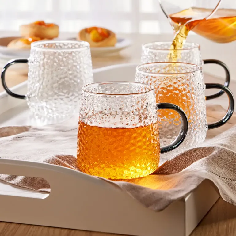MG HOME | DECO Zestaw 4 szklanek termicznych z uchem 350 ml / czarne