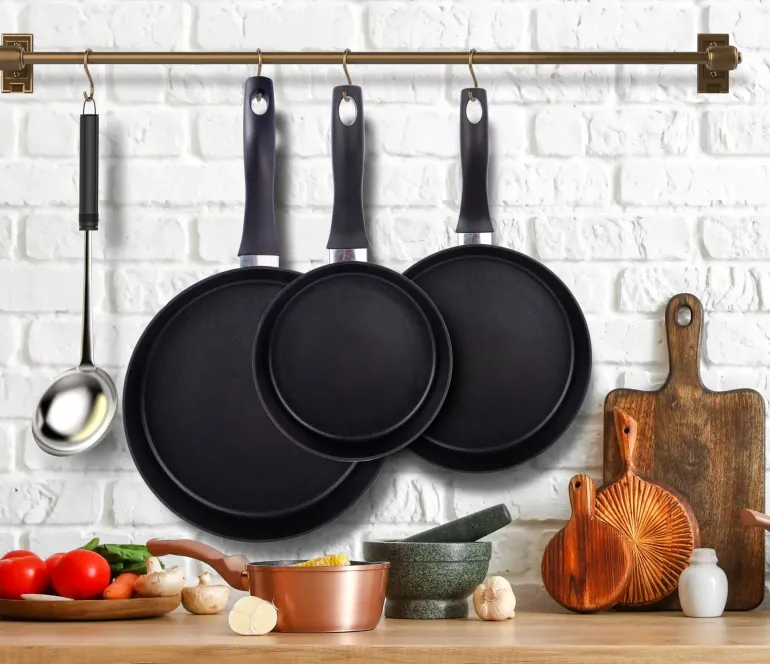 MG HOME | VERSO PATELNIA 28 CM / NIEPRZYWIERAJĄCA