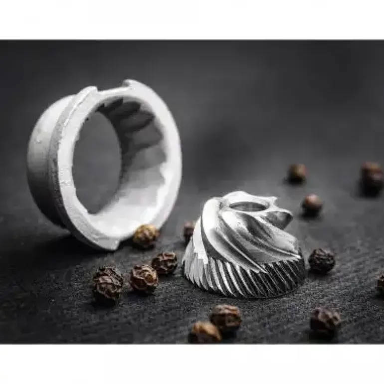 PEUGEOT BISTRO NATURE Młynek do pieprzu 10 cm / drewno bukowe