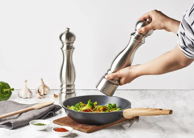 PEUGEOT CHEF Młynek do pieprzu 22 cm / stal nierdzewna INOX