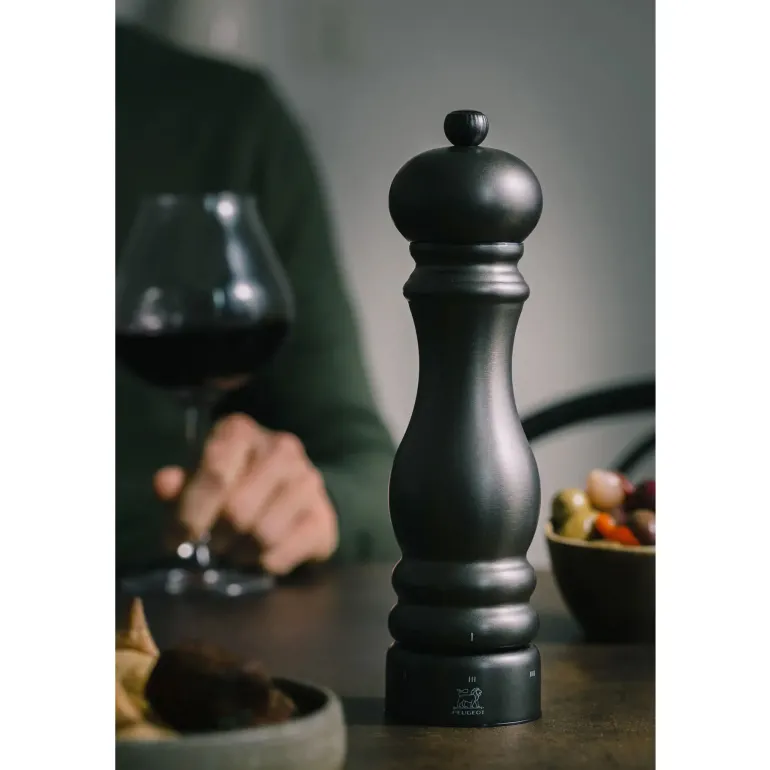 PEUGEOT PARIS CHEF Młynek do pieprzu 22 cm / Carbone / stal nierdzewna