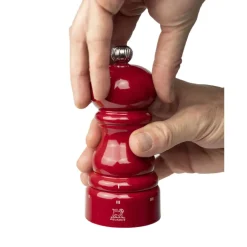 PEUGEOT PARIS Młynek do pieprzu 12 cm / red passion lacquer / drewno bukowe