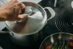 SKOTTSBERG STAINLESS STEEL Garnek 3,3 l z pokrywką 20 cm
