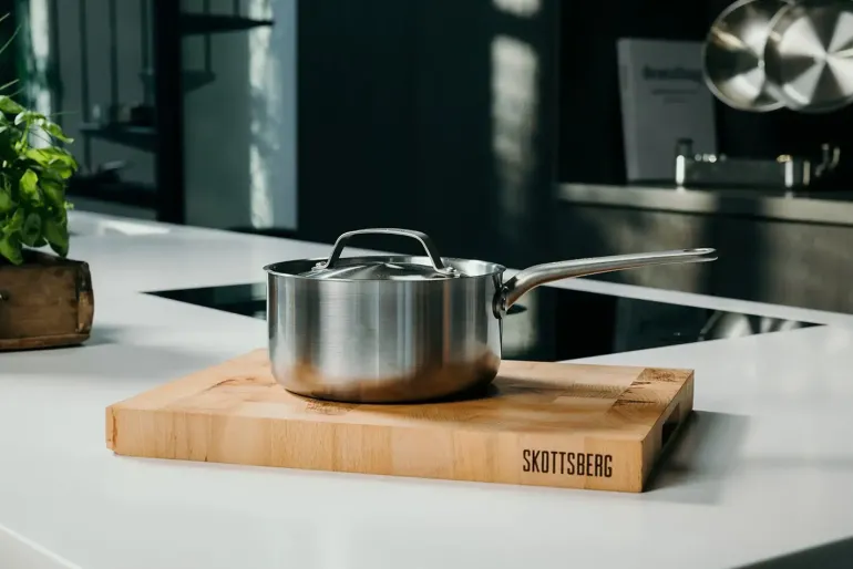SKOTTSBERG STAINLESS STEEL Rondel 1,1 l pokrywką 16 cm