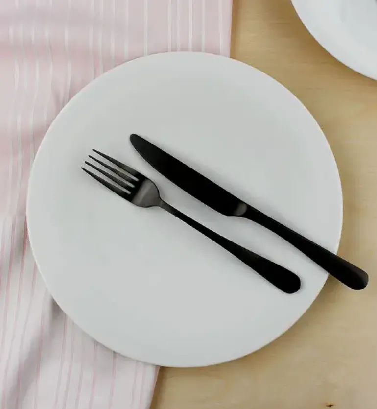WYPRZEDAŻ! DOMINO A-E Komplet 10 talerzy dla 5 osób / porcelana