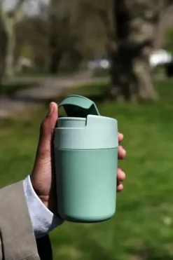 WYPRZEDAŻ! JOSEPH JOSEPH Sipp Kubek podróżny 350 ml / jasnozielony
