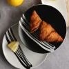 WYPRZEDAŻ! WATERSIDE MILAN Talerz obiadowy 26,5 cm czarny / porcelana