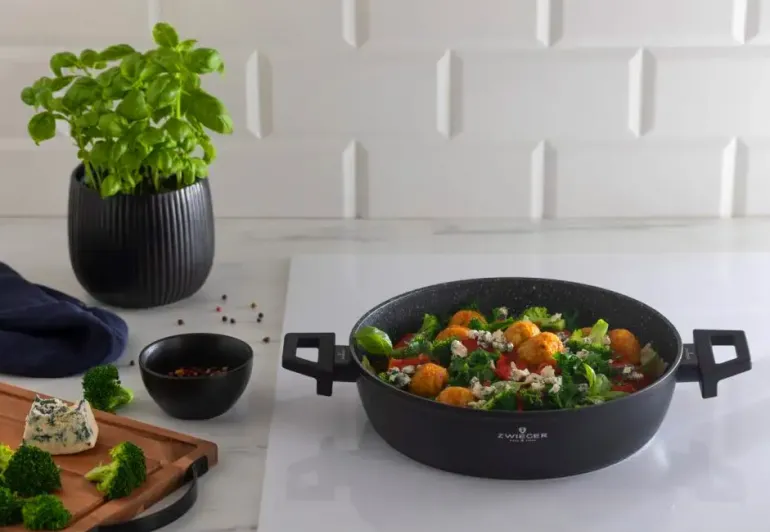 ZWIEGER FORTE Garnek płaski 3,8 L z pokrywką 28 cm / czarny / aluminium