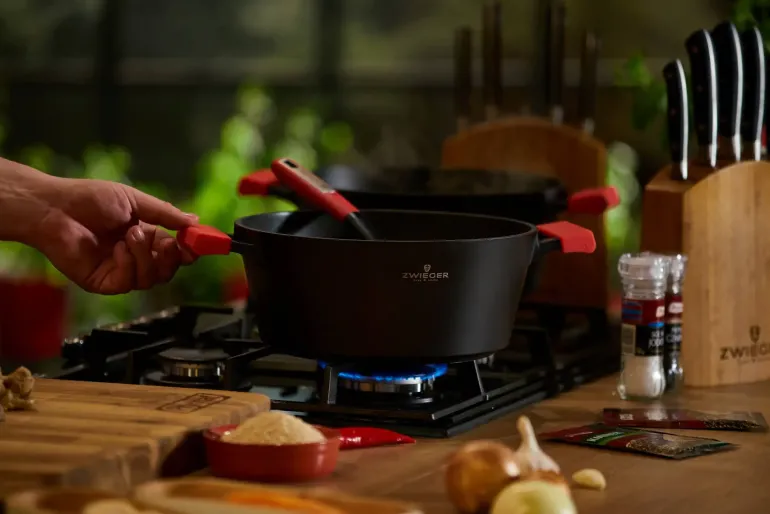 ZWIEGER OBSIDIAN Garnek z pokrywką 3,5 l / 24 cm GREBLON C3+