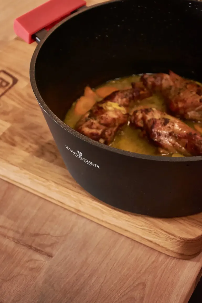 ZWIEGER OBSIDIAN Garnek z pokrywką 3,5 l / 24 cm GREBLON C3+